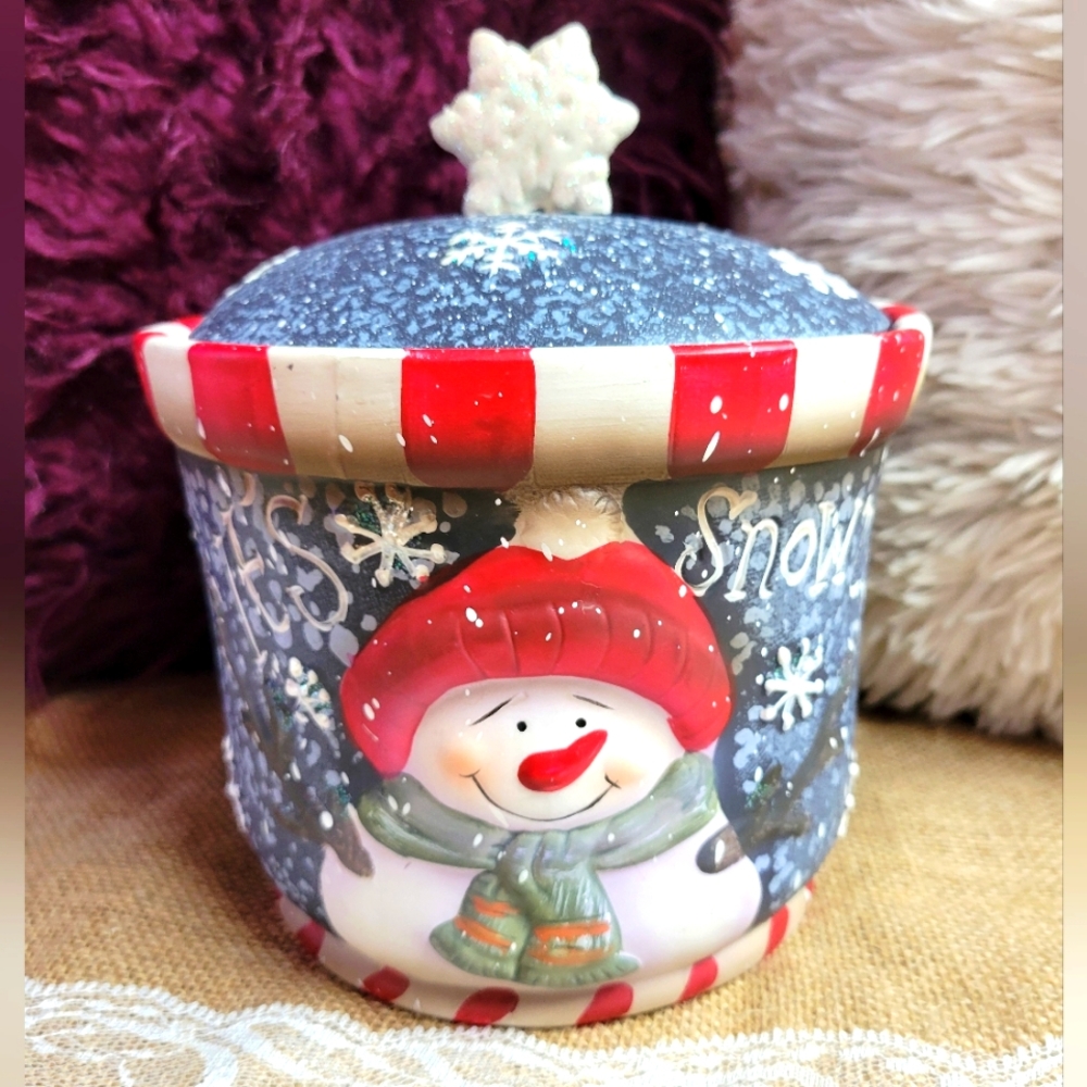 Vintage collectable ceramic Huntington snowman cookie jar-blue/red